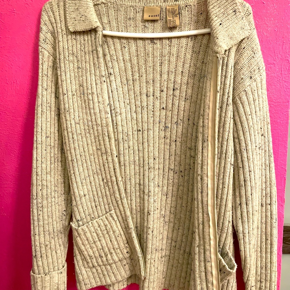 Nice zip up sweater…great cover up, nice worn as a jacket too